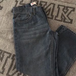 Levis husky